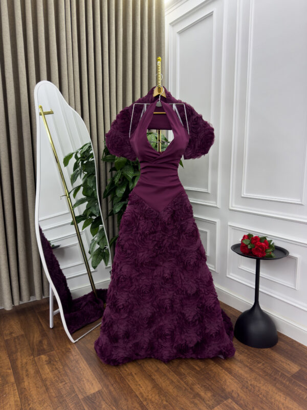 فستان مخملي قرمزي